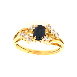 Pre Owned 18ct Sapphire and Diamond Ring ZU387